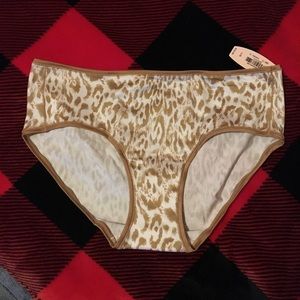BRAND NEW VICTORIA SECRET PANTY